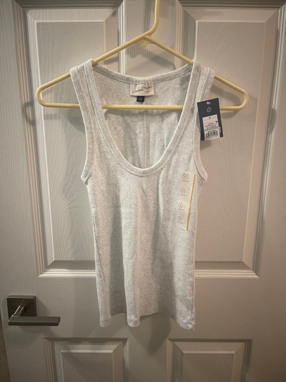 Universal Thread Women’s Light Gray Tank Top